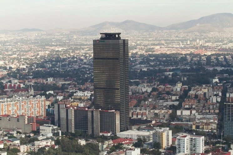 Torre de Pemex en la Ciudad de México. Foto Cuartoscuro / archivo

