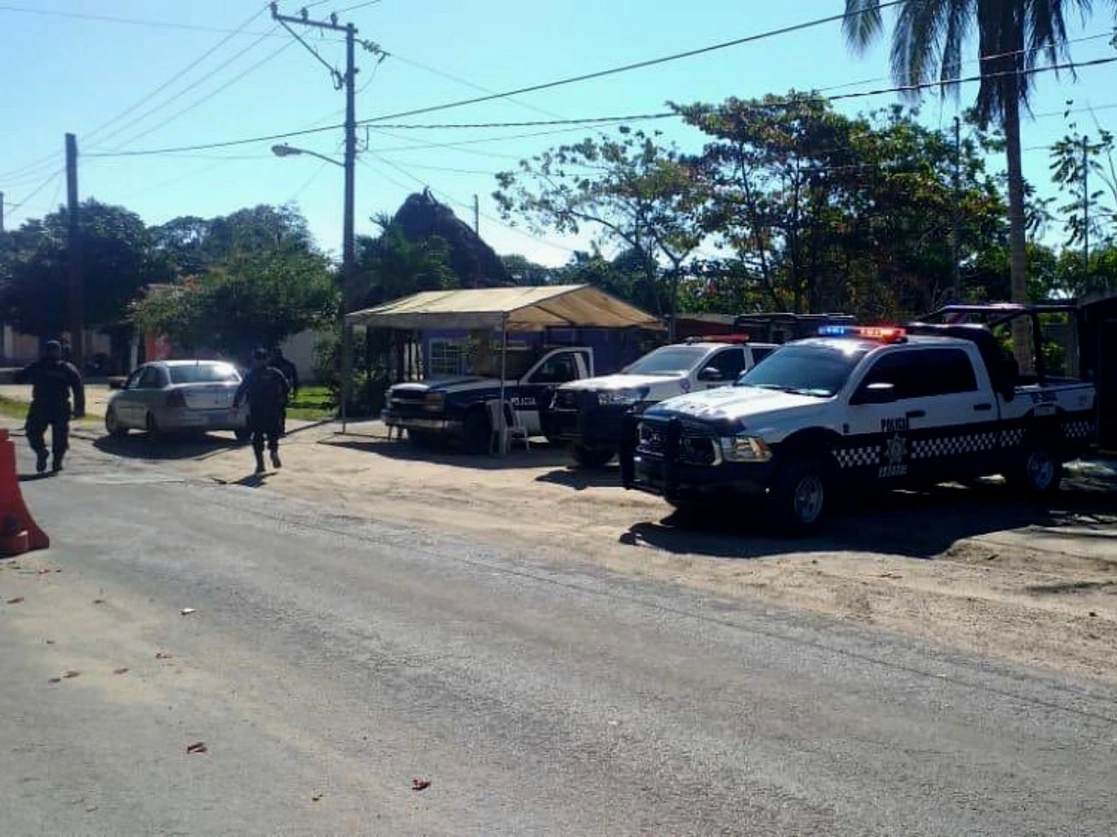 Elementos de la Secretaría de Seguridad Pública de Veracruz estableció puestos de revisión y patrullajes permanentes, en coordinación con los tres órdenes de gobierno, en la región de Las Choapas, debido a los recientes asesinatos, el 18 de enero de 2021. Foto tomada del Twitter de @SP_Veracruz