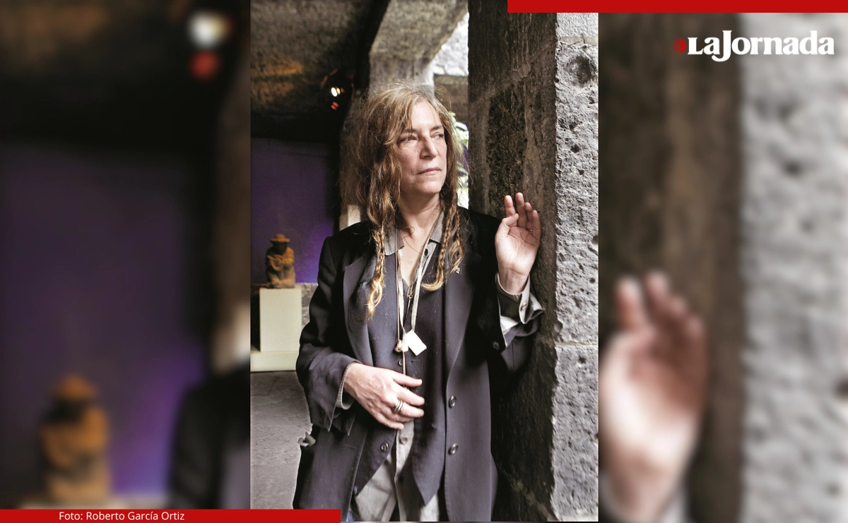 El nuevo disco de la compositora Patti Smith, en colaboración con Soundwalk Collective, titulado Correspondences Vol. 2, es un ejercicio poético, un espacio expositivo mutimedia y una reflexión profunda sobre la resiliencia humana. Foto