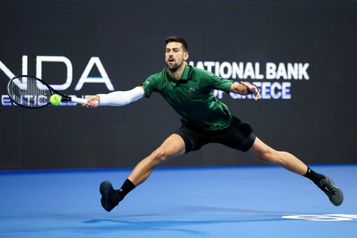 La leyenda del tenis Novak Djokovic venció al italiano Lorenzo Musetti en la final del ATP 250 de Atenas para conseguir a los 38 años su título número 101, el 8 de noviembre de 2025. Foto 
