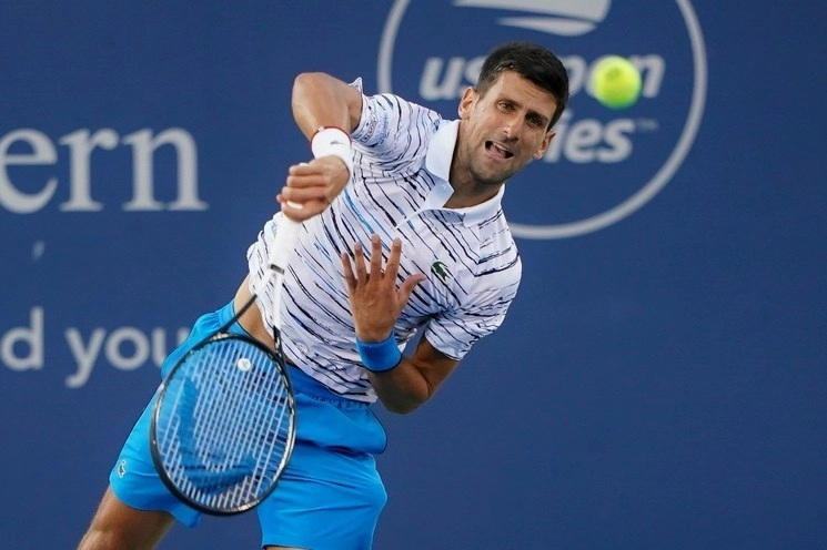 El número uno del mundo  del tenis, Novak Djokovic, no disputará el Masters 1000 de París, del 2 al 8 de noviembre, el torneo del que es vigente campeón, según informó este miércoles el periódico serbio Sportski Zurnal. Foto Ap / Archivo