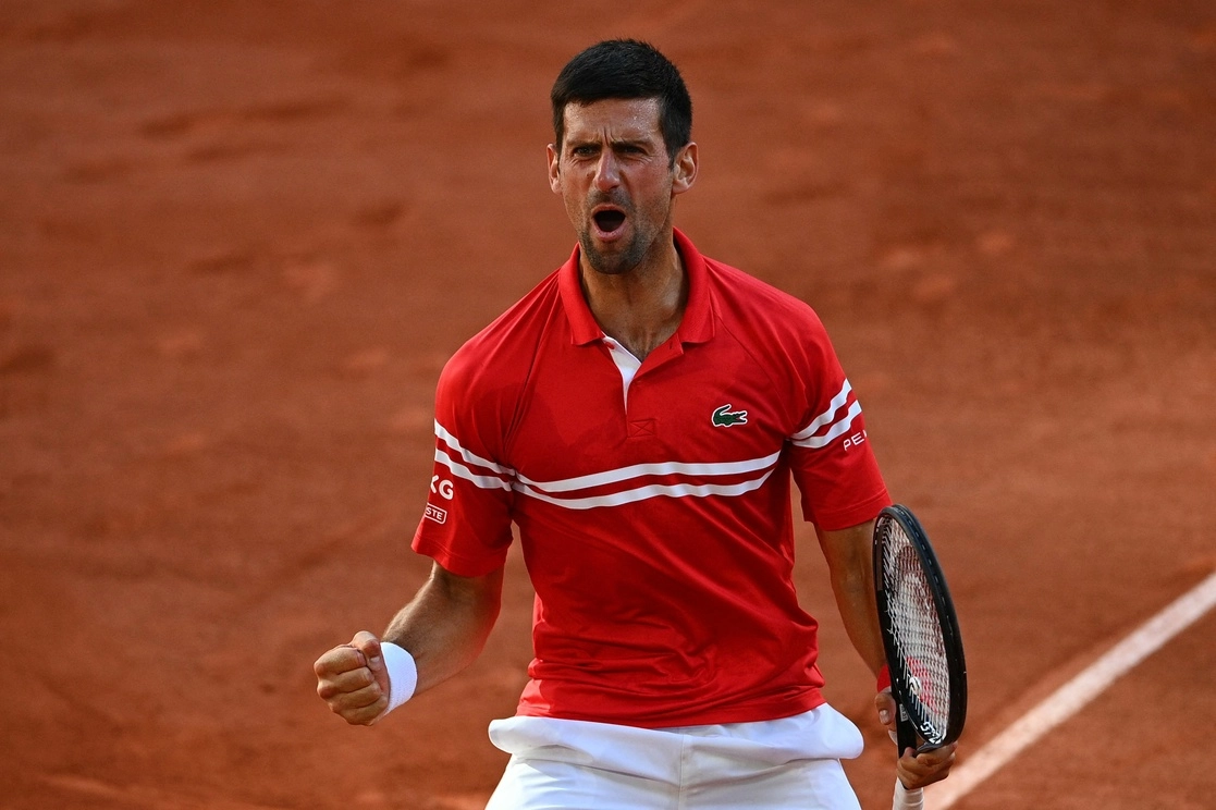 Novak Djokovic derrotó en cinco sets a Stefanos Tsitsipas en la final de Roland Garros. Foto Afp