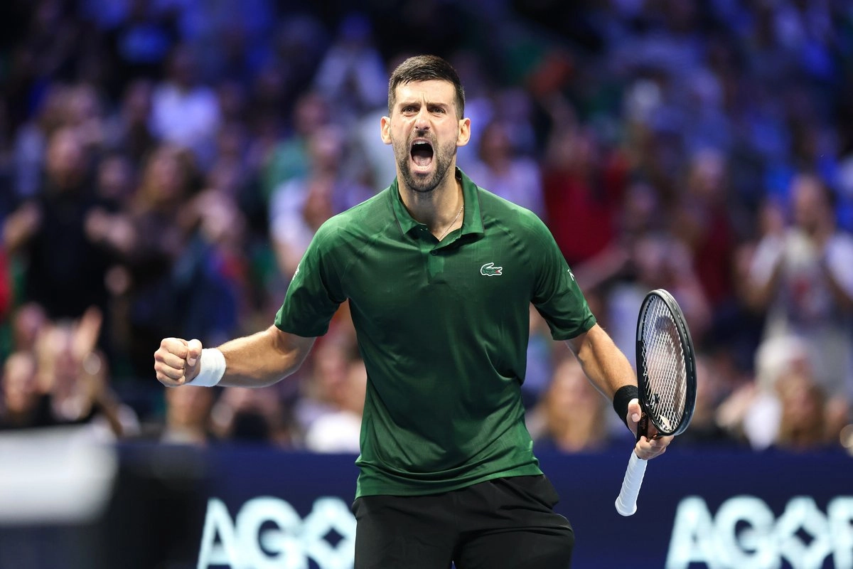 El tenista serbio Novak Djokovic tras ganar su título 101 en el ATP 250 de Atenas, el 8 de noviembre de 2025. Foto 