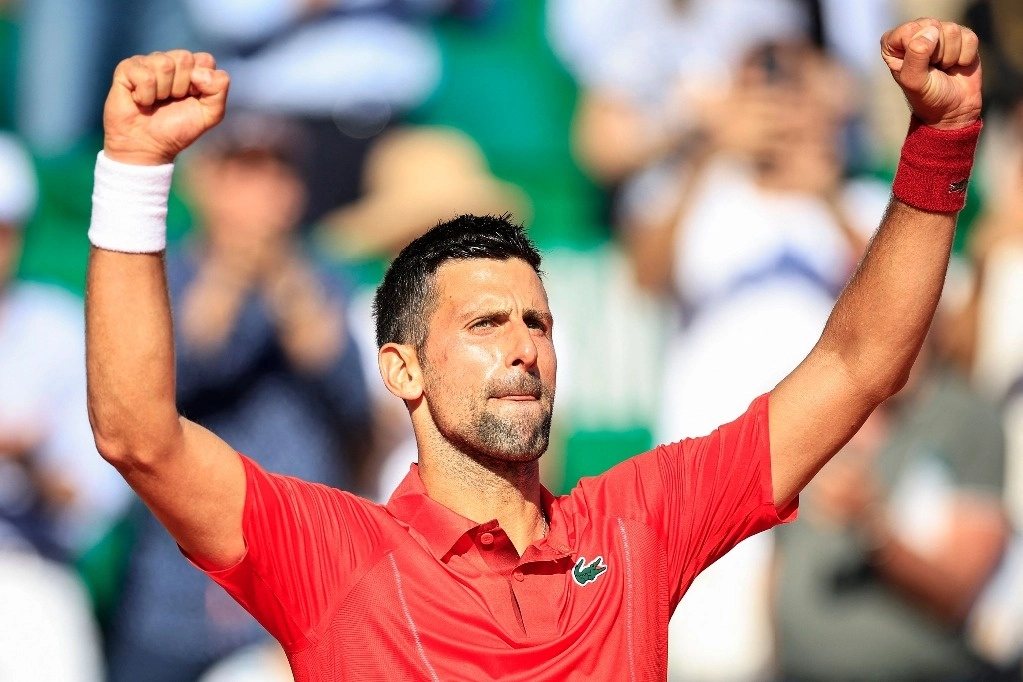 Novak Djokovic se clasificó para los cuartos de final del Masters 1000 de Montecarlo al vencer en su duelo de la tercera ronda al italiano Lorenzo Musetti, el 11 de abril de 2024. Foto Afp