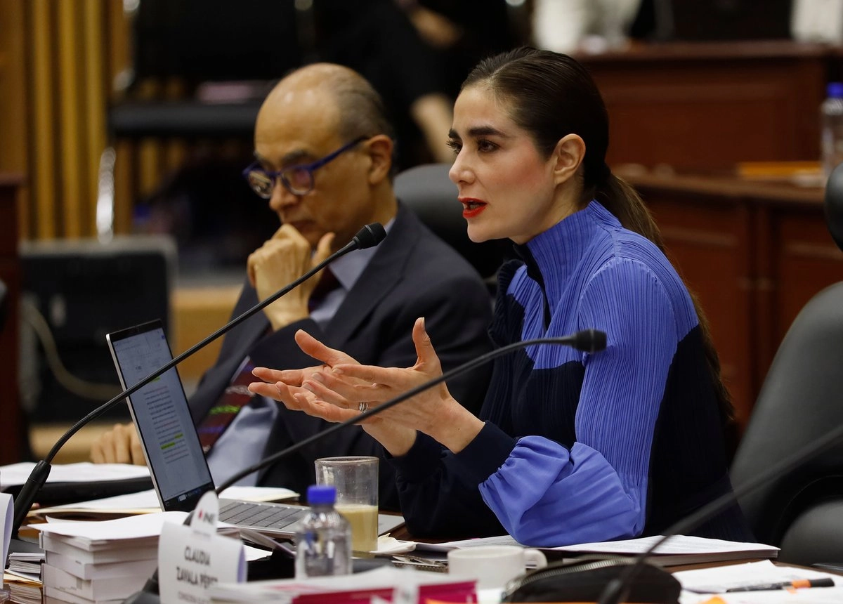 La consejera Dania Ravel durante la sesion extraordinaria del INE, el 28 de julio de 2025. Foto  