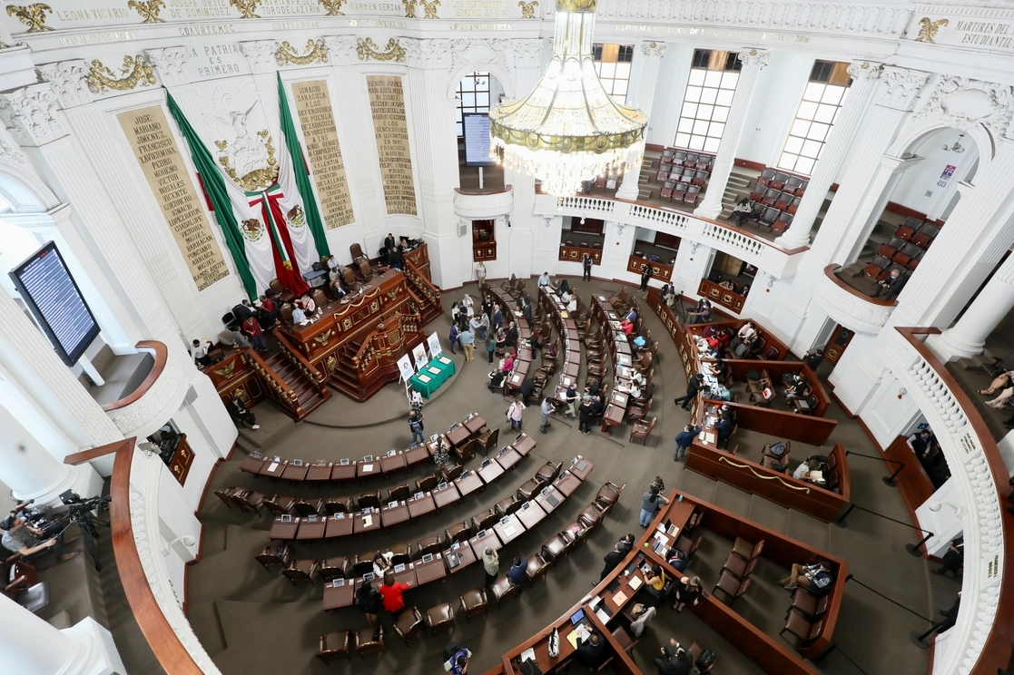 Imagen del pleno del Congreso de la Ciudad de México, durante una sesión solemne, Foto Roberto García Ortiz / archivo