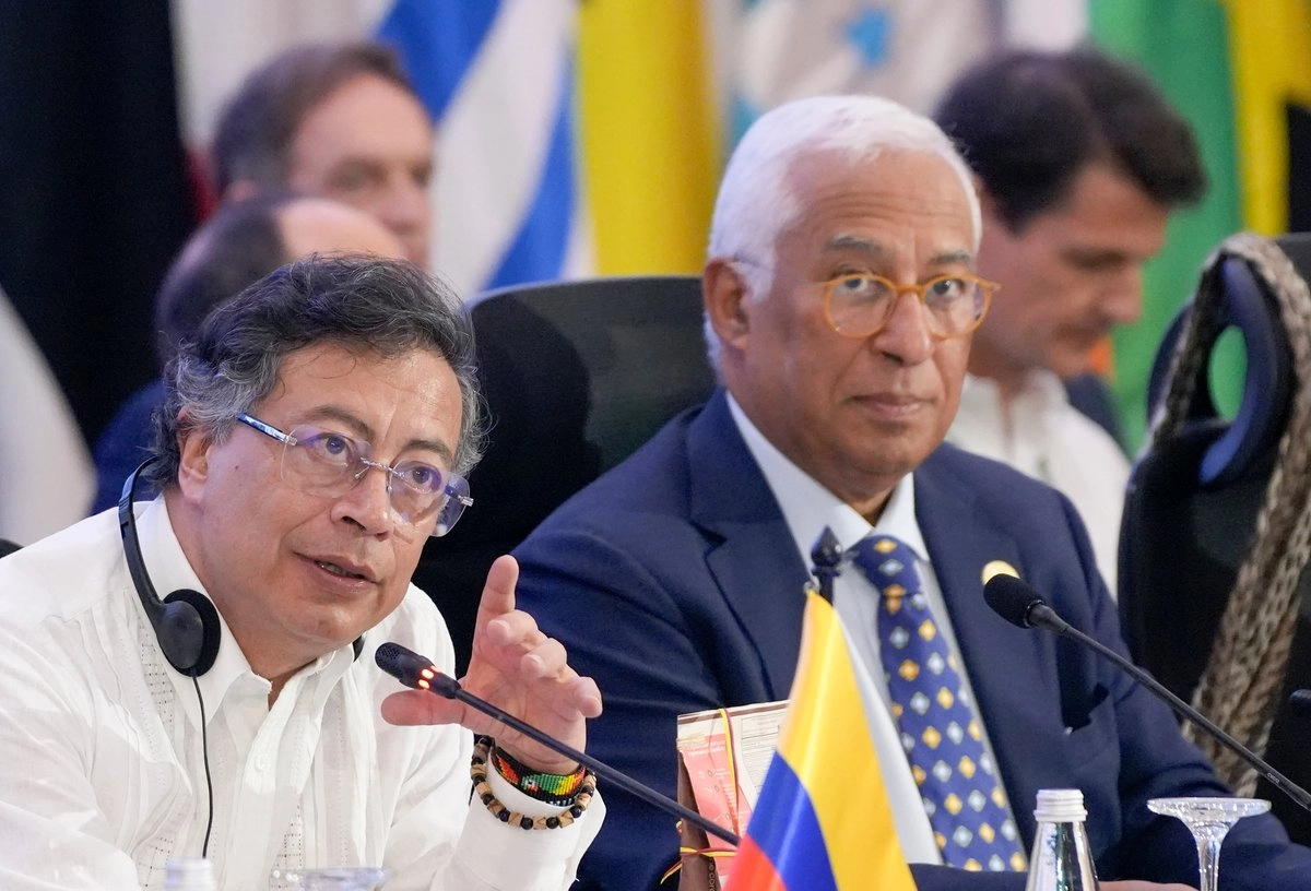 “Detrás de todo este montaje contra Colombia está el senador Bernie Moreno, porque no me perdona que yo haya denunciado a su hermano Luis Alberto, por el robo del banco del Pacífico. denunció Petro.
