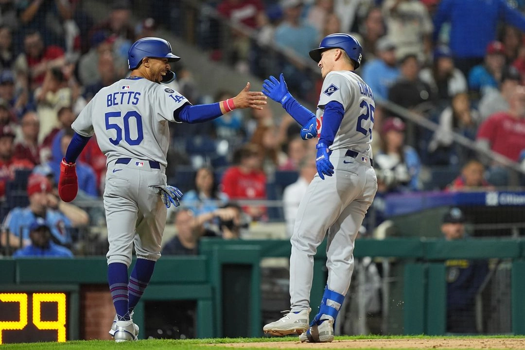 En el último episodio, Tommy Edman evitó la blanqueada al conectar un jonrón de dos carreras que situaba a los Dodgers a sólo una anotación de alargar el duelo. Foto 