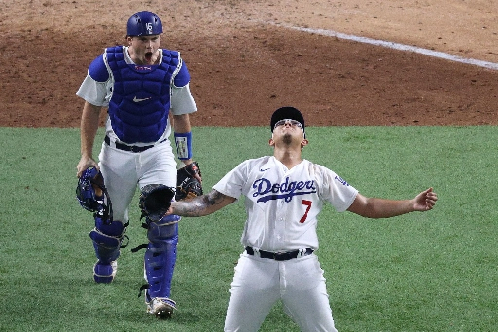 Jugadores de los Dodgers celebran el triunfo. Foto Afp