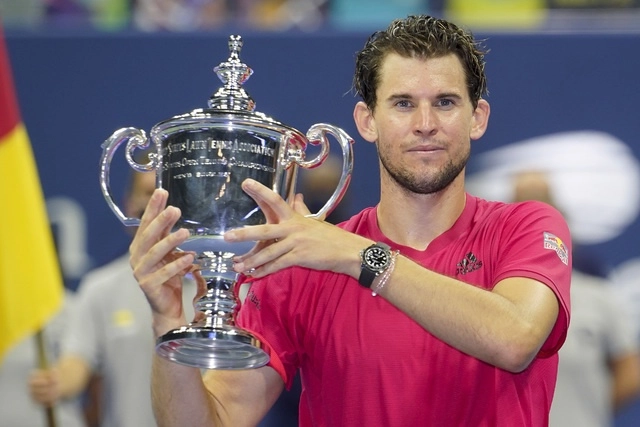 El tenista austriaco Dominic Thiem no podrá defender su título en el Abierto de Estados Unidos, ya que tuvo que retirarse por una lesión de muñeca. Foto Ap / Archivo