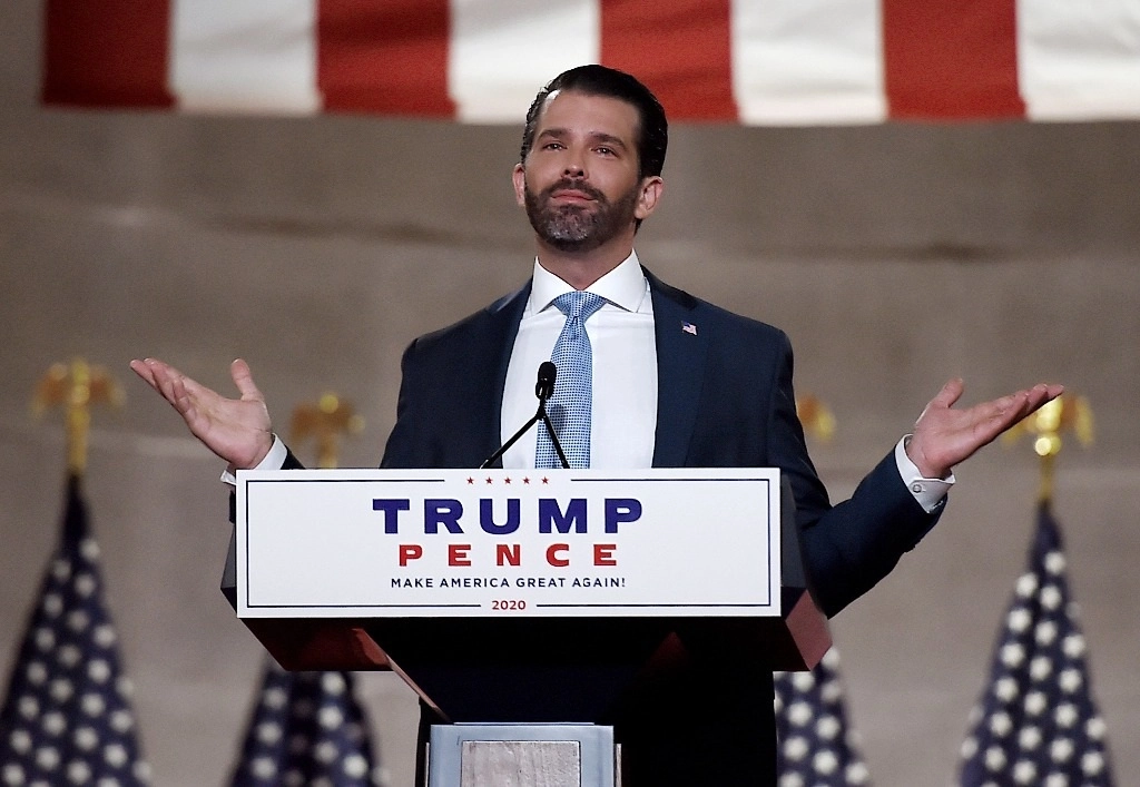 Donald Trump Jr., hijo mayor del mandatario se encuentra en confinamiento tras dar positivo a coronavirus. Foto Afp