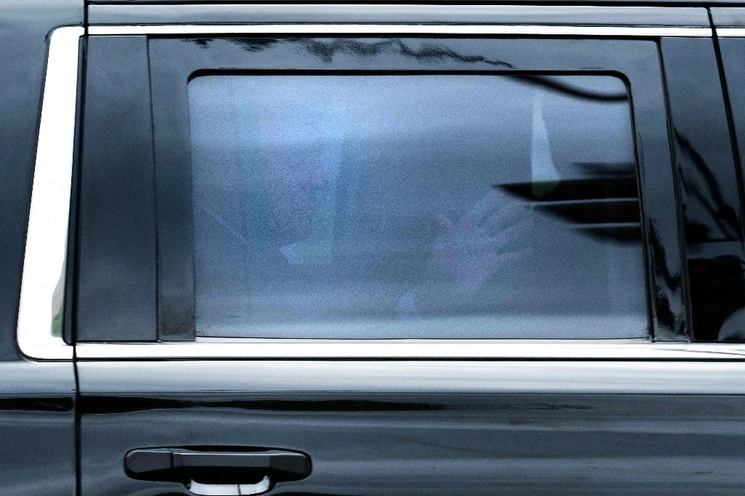 El ex presidente de Estados Unidos, Donald Trump, de camino al tribunal federal E. Barrett Prettyman en Washington, DC, el 3 de agosto de 2023. Foto Afp 