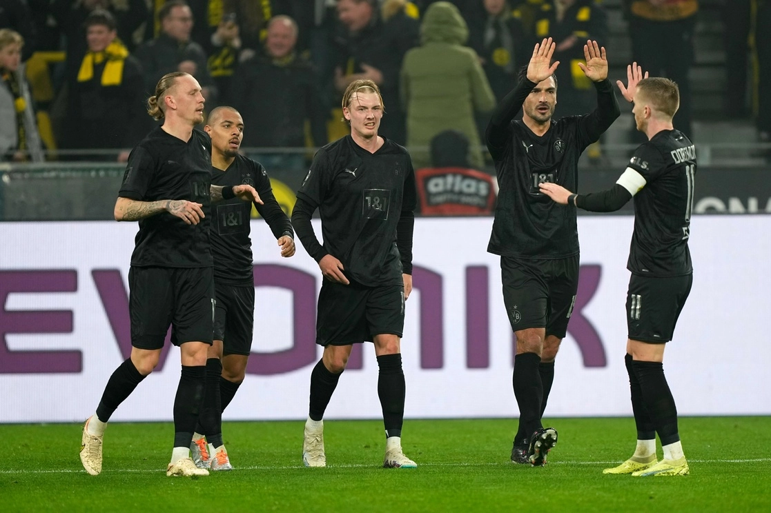 Borussia Dortmund se impuso a Hertha Berlín en la fecha 21 de la Bundesliga y provocó un triple empate a 43 puntos en la cima del torneo con Union Berlín y Bayern Múnich. Foto Ap 