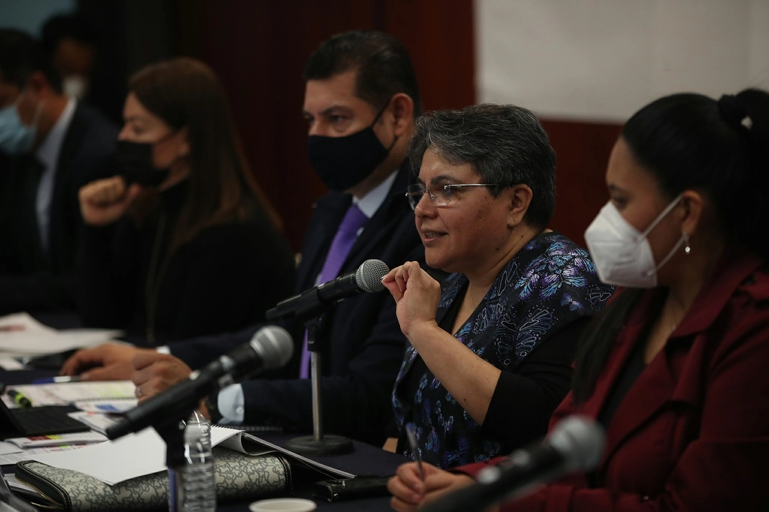 Raquel Buenrostro, jefa del SAT, en reunión de trabajo con las comisiones del Senado que dictaminan la minuta de Ley de Ingresos. Foto José Antonio López