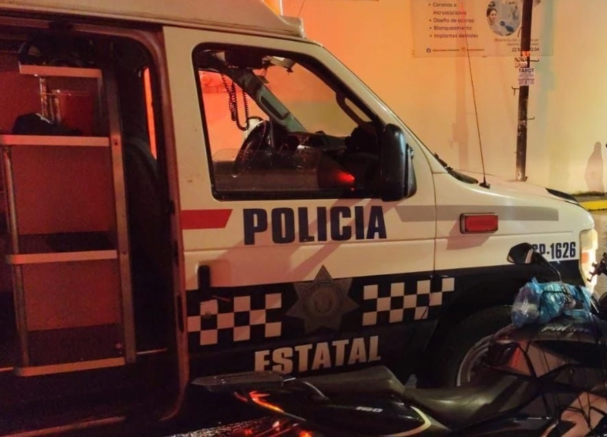 Los uniformados reportaron el hallazgo a la Fiscalía General del Estado de Veracruz, quienes se presentaron en el lugar y realizaron las diligencias de ley y el levantamiento del cuerpo para iniciar la carpeta de investigación correspondiente. Foto @SP_Veracruz 