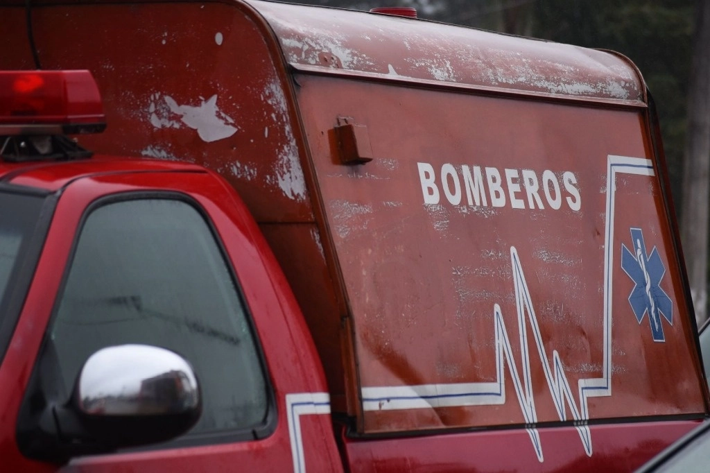 Bomberos acudieron a sofocar el incendio en el fraccionamiento Kawatzin, ubicado en el municipio veracruzano de Coatzintla. Foto Cuartoscuro  / Archivo
