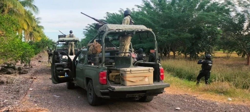 Elementos de las Bases de Operaciones Interinstitucionales (BOI) desplegadas en Tierra Caliente, Michoacán, repelieron una agresión armada en Gámbara, municipio de Múgica. Un presunto atacante y un militar perdieron la vida. Foto tomada de X @GC_Michoacan