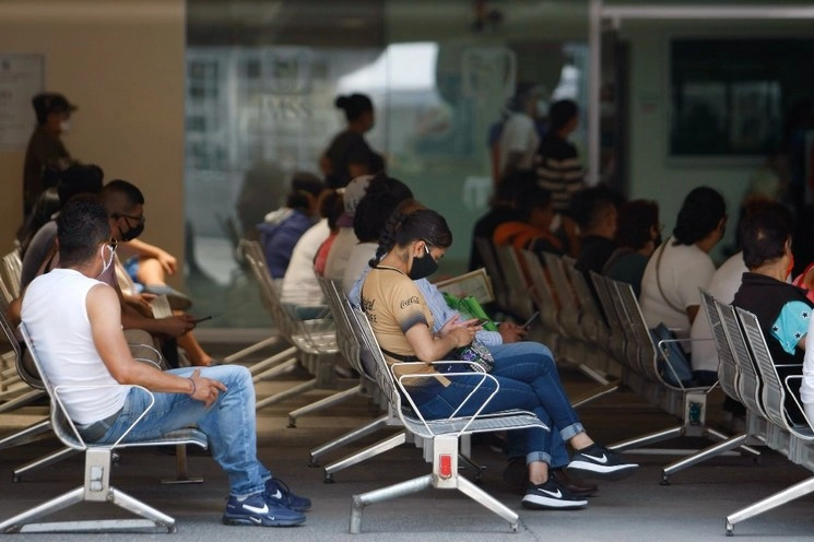 Por lo menos 11 hospitales de la Ciudad de México ya cuentan con servicio de internet. Foto Roberto García 