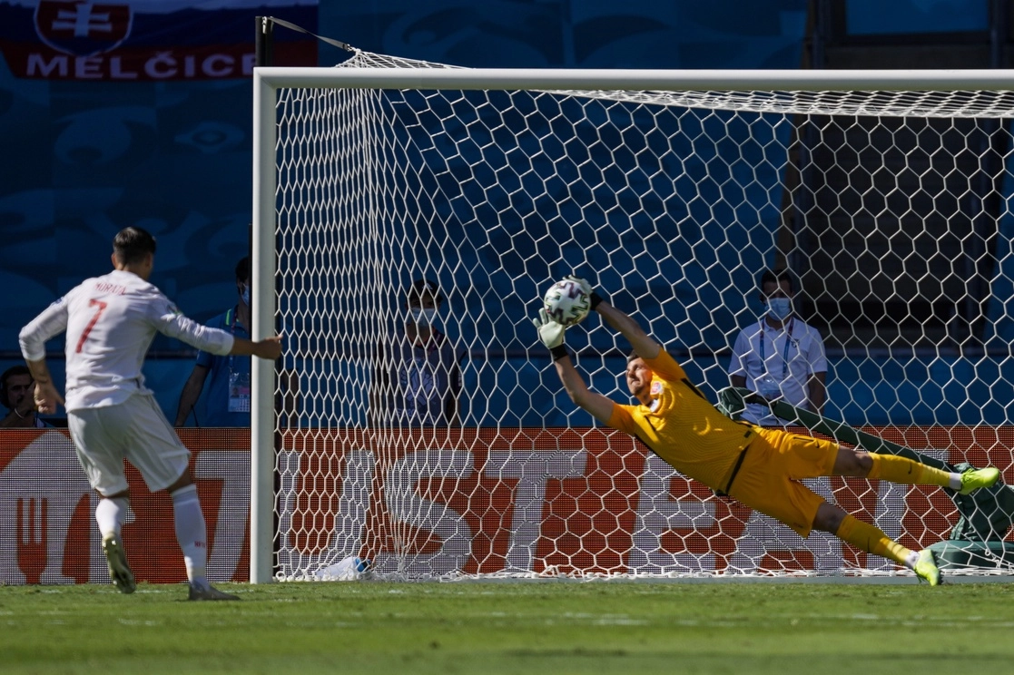 Las amenazas de muerte contra Álvaro Morata iniciaron tras fallar un penal ante Eslovaquia en la fase de grupos de la Eurocopa. Foto Ap