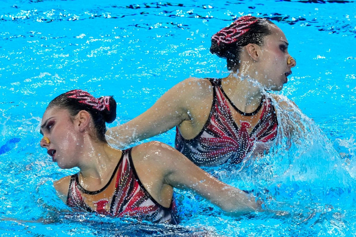 Las mexicanas Marla Fernanda Arellano e Itzamary González durante su rutina libre de natación artística en el Campeonato Mundial de deportes acuáticos en Singapur, el 23 de julio de 2025. Foto 