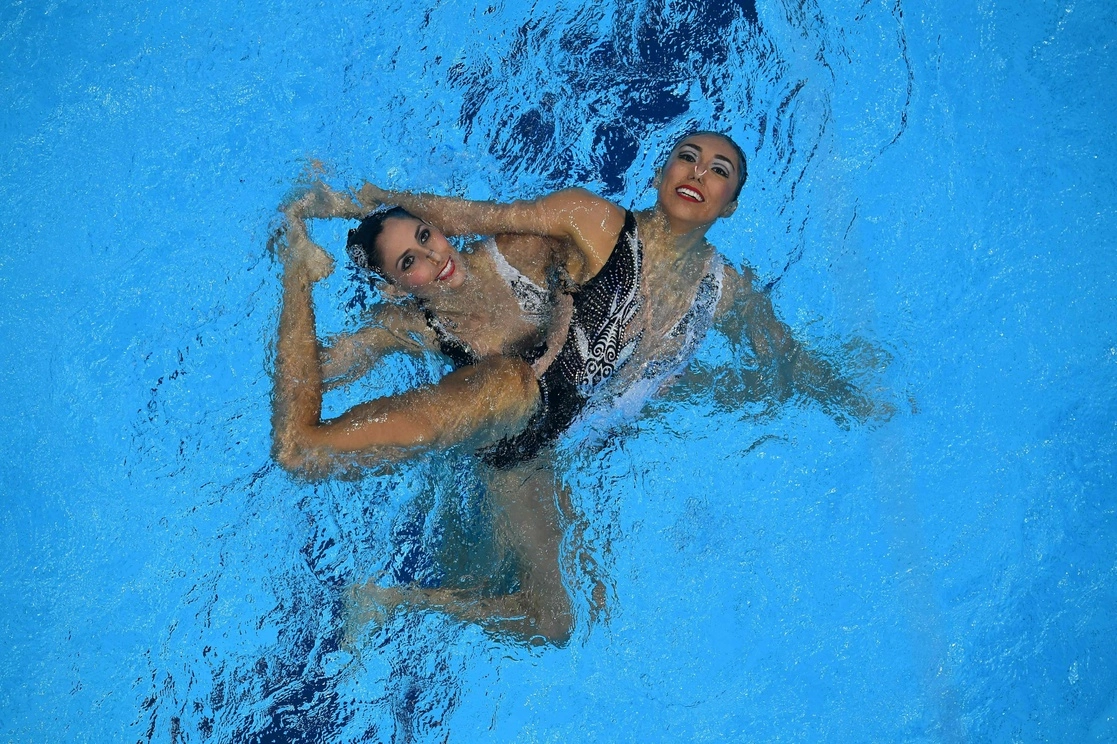 Nuria Diosdado y Joana Jiménez durante su participación en la final de natación artística en Tokio 2020, el 4 de agosto de 2021. Foto Afp