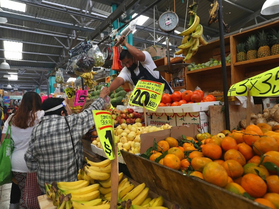 En el mercado La Dalia en la colonia Santa María la Ribera en la Ciudad de México. Foto Yazmín Ortega Cortés / Archivo