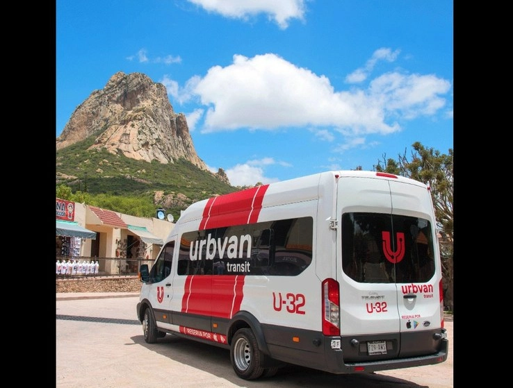 Urbvan, el servicio de movilidad compartida registró un aumento del 400 por ciento durante el confinamiento. Foto tomada del Twitter @Urbvan_Mexico