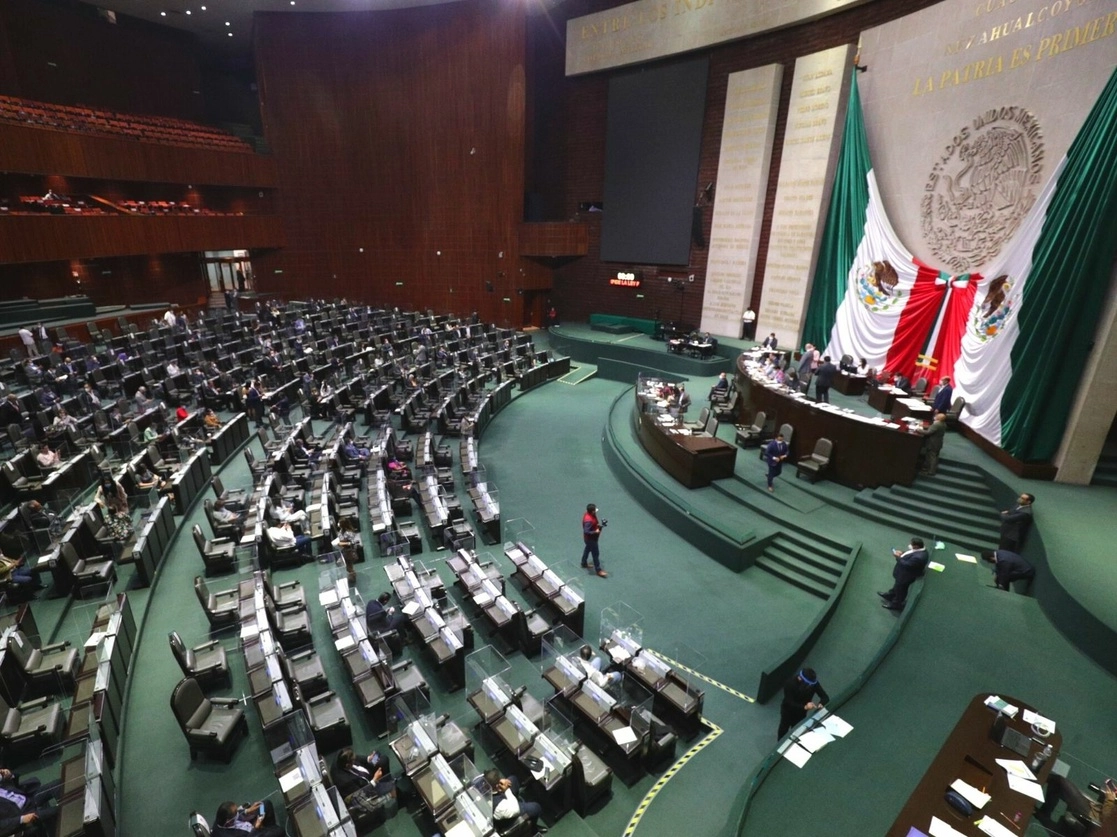 En el recinto legislativo de San Lázaro será discutida este lunes la miscelánea fiscal. Foto Roberto García Ortiz / Archivo