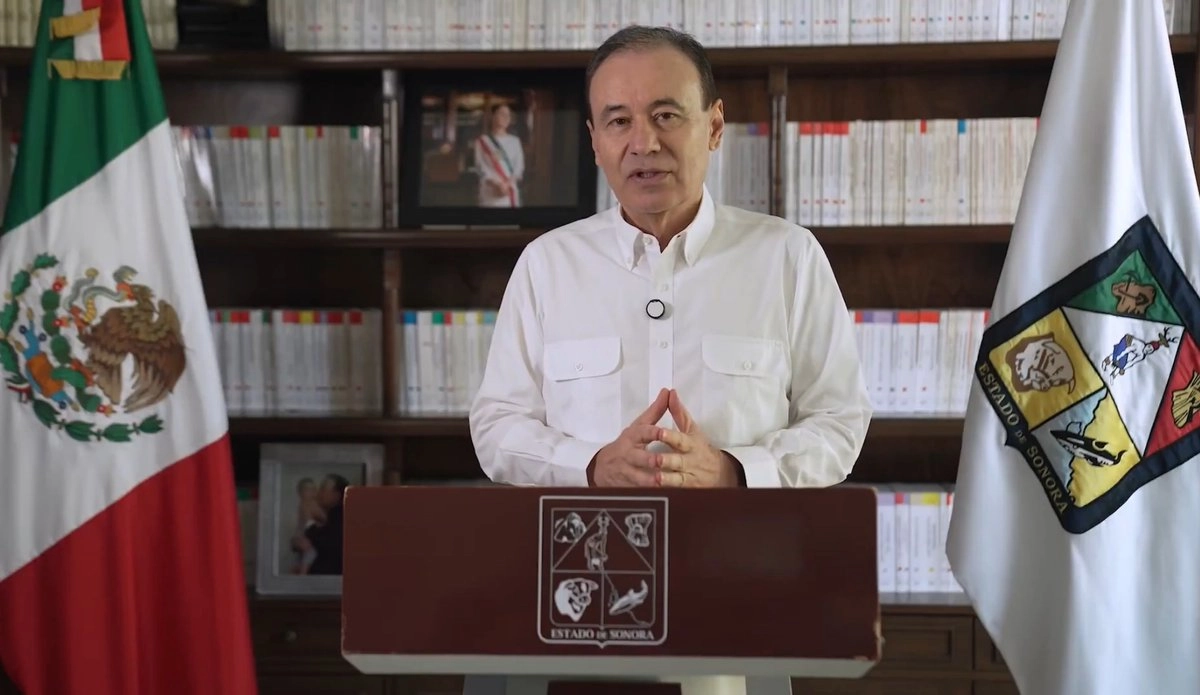 El gobernador de Sonora, Alfonso Durazo, lamentó el dolor que ha causado el incendio en la tienda Waldo's que dejó 24 muertos y aseguró que no habrá impunidad. Foto