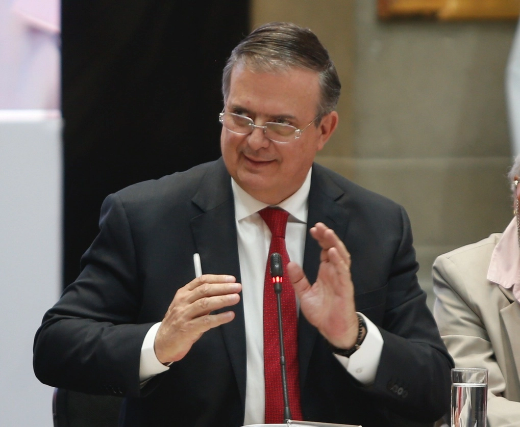 Marcelo Ebrard participó ayer en la novena reunión plenaria de los senadores de Morena, donde sostuvo que la relación con Estados Unidos es "bastante buena". Foto Guillermo Sologuren