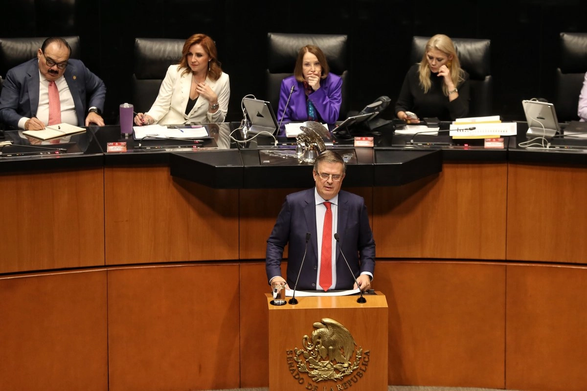 Comparecencia del Secretario de Economía, Marcelo Ebrard, durante la sesion ordinaria del Senado de la República, el 15 de octubre de 2025. Foto 

