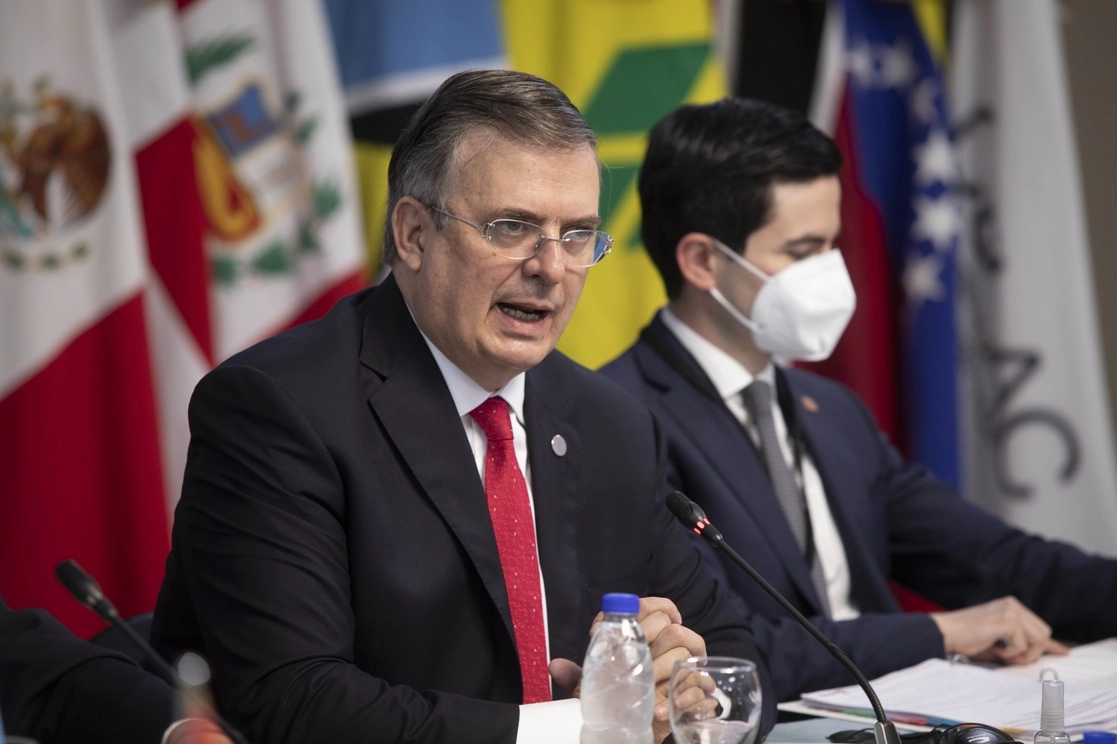 El canciller Marcelo Ebrard agregó ayer que el producto más tangible de este periodo es el trabajo de la Celac para hacer frente a la pandemia de Covid-19 y el impulso al acceso universal a las vacunas ante la Organización de las Naciones Unidas, el G-20 y otros foros internacionales. Foto Xinhua


