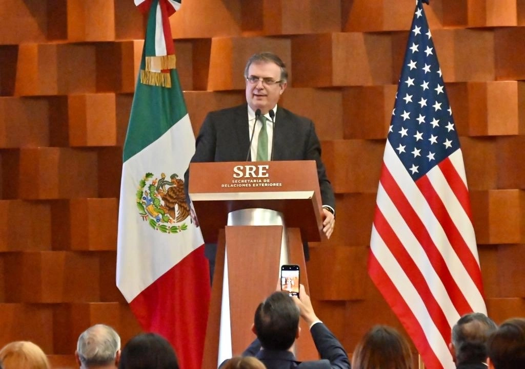 Luego de que el secretario de Estado de Estados Unidos, Antony Blinken, declaró que hay partes de México controladas por los ‘cárteles’ del narcotráfico, el canciller Marcelo Ebrard afirmó que su par estadunidense estuvo “muy presionado” y minimizó sus afirmaciones. Imagen tomada de @m_ebrard