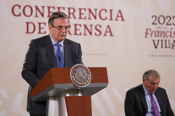 El canciller Marcelo Ebrard durante la conferencia presidencial matutina en Palacio Nacional, en la Ciudad de México, el 12 de mayo de 2023. Foto Pablo Ramos