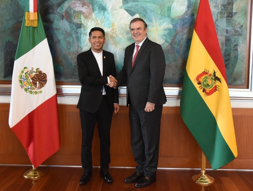 El presidente del Senado de Bolivia, Andrónico Rodríguez, y el canciller Ebrard, el 5 de diciembre de 2022. Foto tomada del Twitter de @m_ebrard