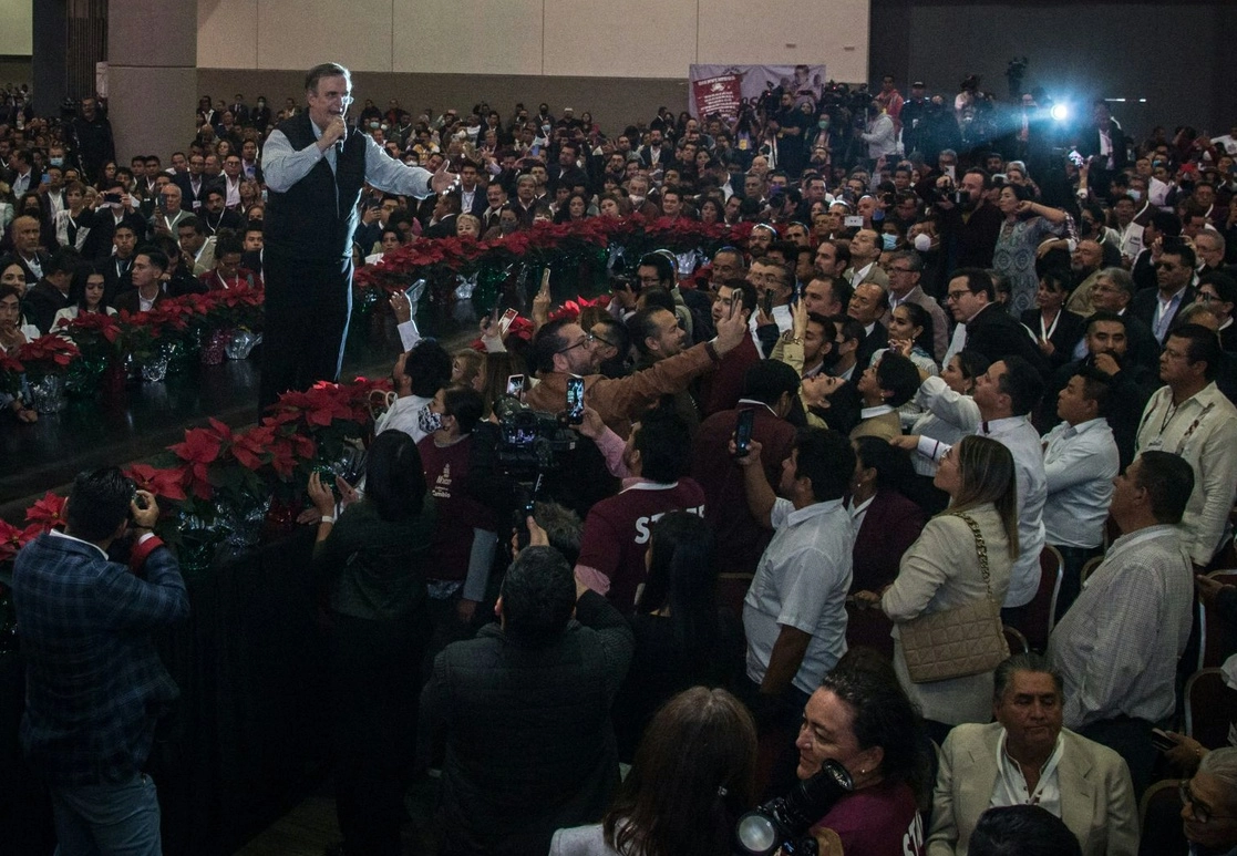 El secretario de Relaciones Exteriores, Marcelo Ebrard, participó ayer en el foro ‘Qué Sigue para México: Continuidad o Cambio’, en el World Trade Center. Foto Cuartoscuro 