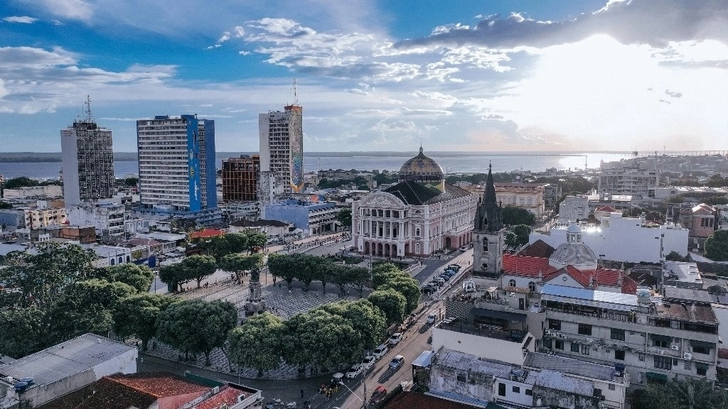 Vista aérea tomada con un dron el 12 de marzo de 2024 de Manaos, capital del estado de Amazonas, Brasil. Foto Xinhua