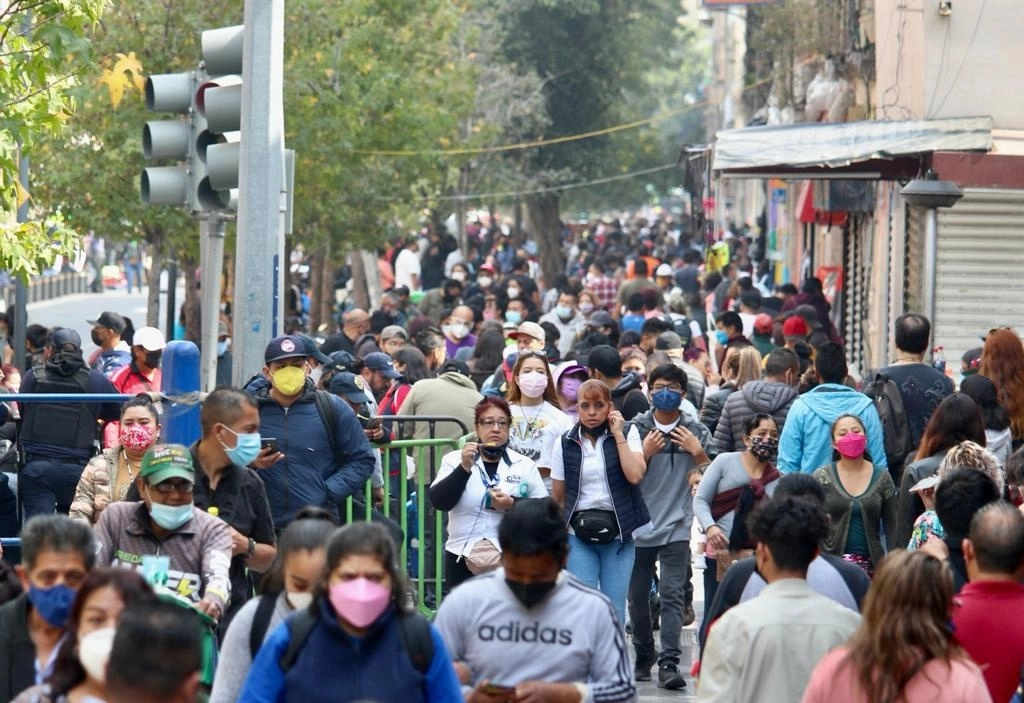 El IMEF hizo énfasis en el alto nivel inflacionario y en que el número de contagios por covid-19 se ha disparado en las últimas semanas, lo cual si bien no ha llevado a nuevos cierres, sí ha provocado que ausentismo laboral por personas que se deben aislar. Foto María Luisa Severiano / Archivo