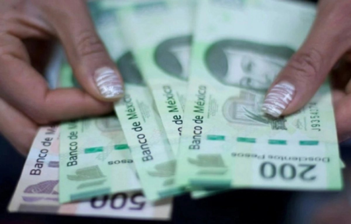De acuerdo con el reporte del IOAE, la economía mexicana se vio severamente afectada por la contracción del sector secundario, que integra a la industria, de 2.7 y 3 por ciento anual en agosto y septiembre de 2025.