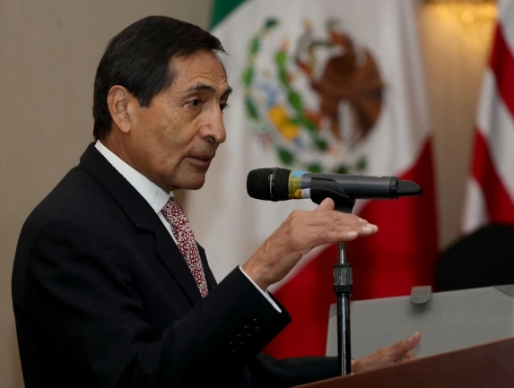 Rogelio Ramírez de la O, secretario de Hacienda, aseguró que la economía del país seguirá creciendo. Foto Roberto García/Archivo