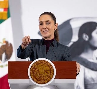 La presidenta de México, Claudia Sheinbaum, durante su conferencia matutina en Palacio Nacional, en la Ciudad de México, el 19 de junio de 2025. 