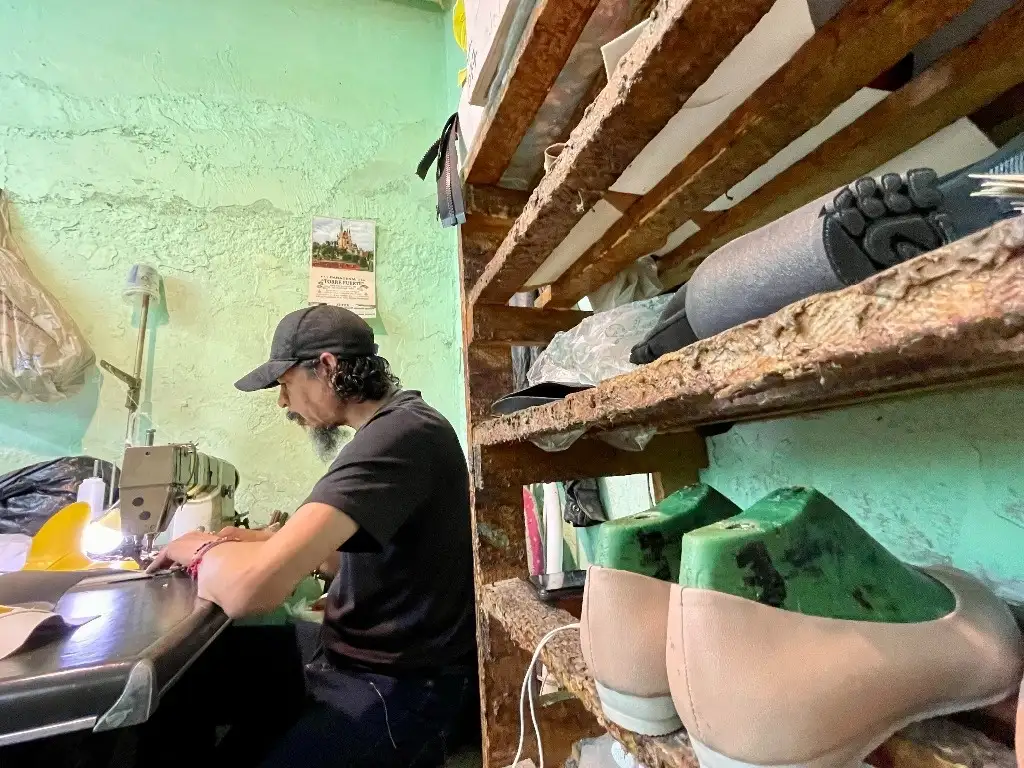 El avance de dicho indicador fue consecuencia, entre otras, de la tendencia de empleo en las manufacturas (0.03 puntos). Foto Roberto García Ortiz / Archivo