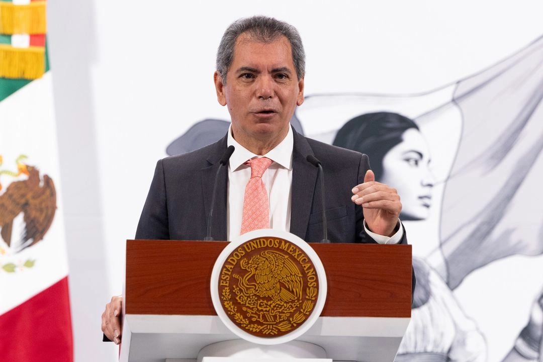 El secretario de Hacienda y Crédito Público, Edgar Amador, durante la conferencia presidencial matutina en Palacio Nacional, en la Ciudad de México, el 22 de mayo. Foto 