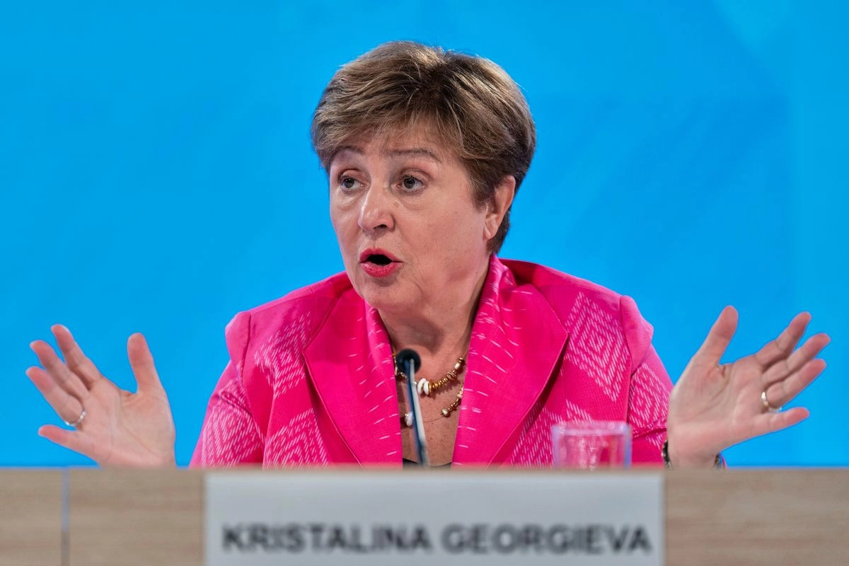 La economía mundial "en general ha resistido tensiones agudas" y evoluciona "mejor" de lo que esperaba, "pero peor de lo que necesitamos", afirmó Kristalina Georgieva. Imagen del 25 de abril de 2025. Foto 