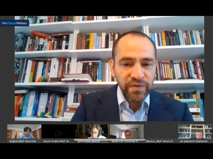 “No sólo es proveer soporte a la economía ahora sino para los próximos dos años”, dijo el secretario de Hacienda en una reunión convocada por el G-20 en la que también participaron Kristalina Georgieva, directora gerente del FMI, y David Malpass, presidente del BM. Foto tomada del Twitter de @ArturoHerrera_G