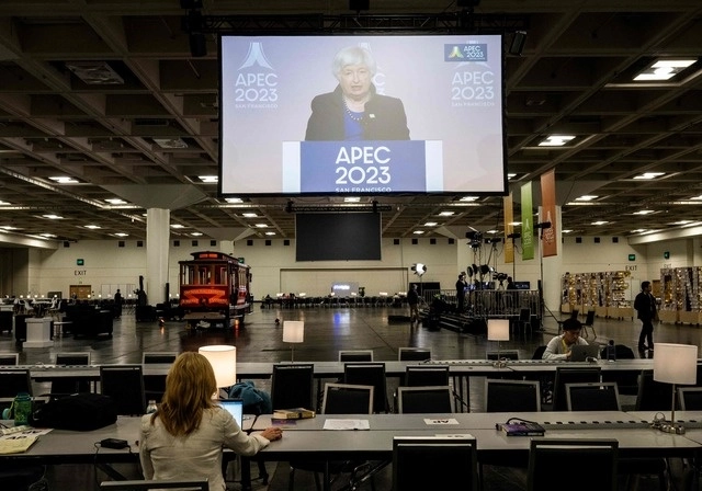 Destacó que los países de la APEC están aplicando políticas similares a la reciente legislación del gobierno del presidente Joe Biden para promover la inversión en infraestructuras, semiconductores y tecnologías de energía limpia. Foto Afp