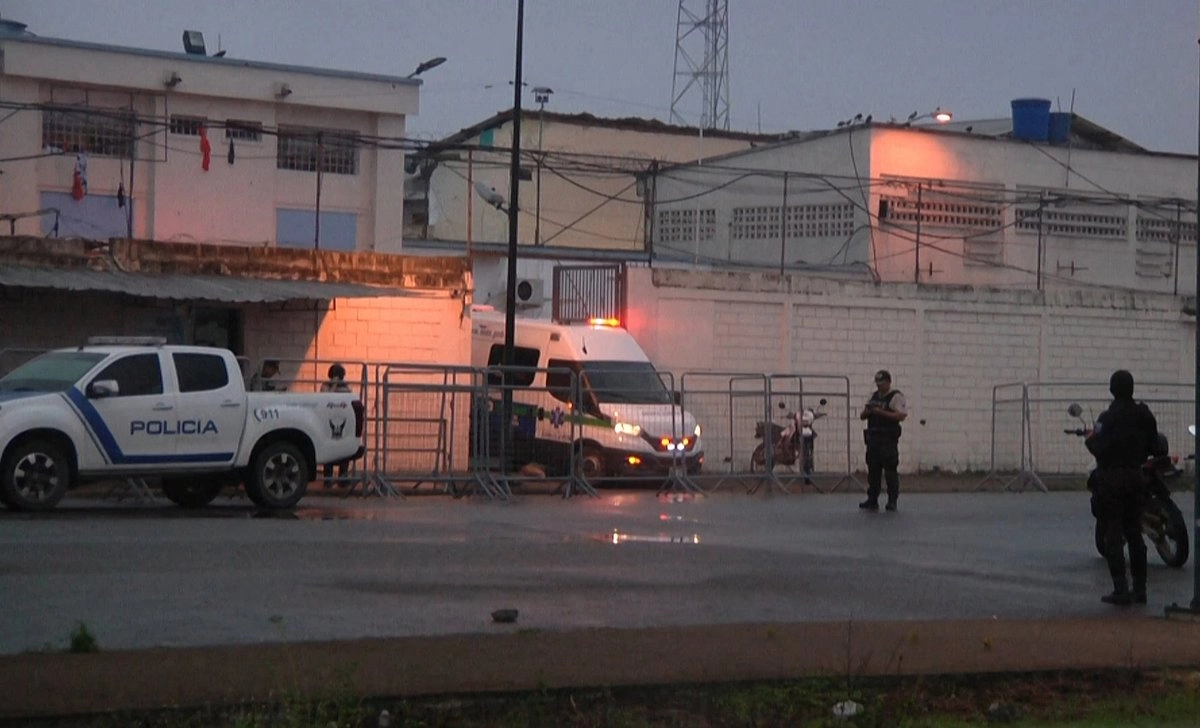 Este domingo, 27 personas privadas de la libertad murieron por asfixia, según el reporte oficial, en Machala. Y en esa misma cárcel, en la madrugada se descubrieron cuatro cadáveres. Foto
