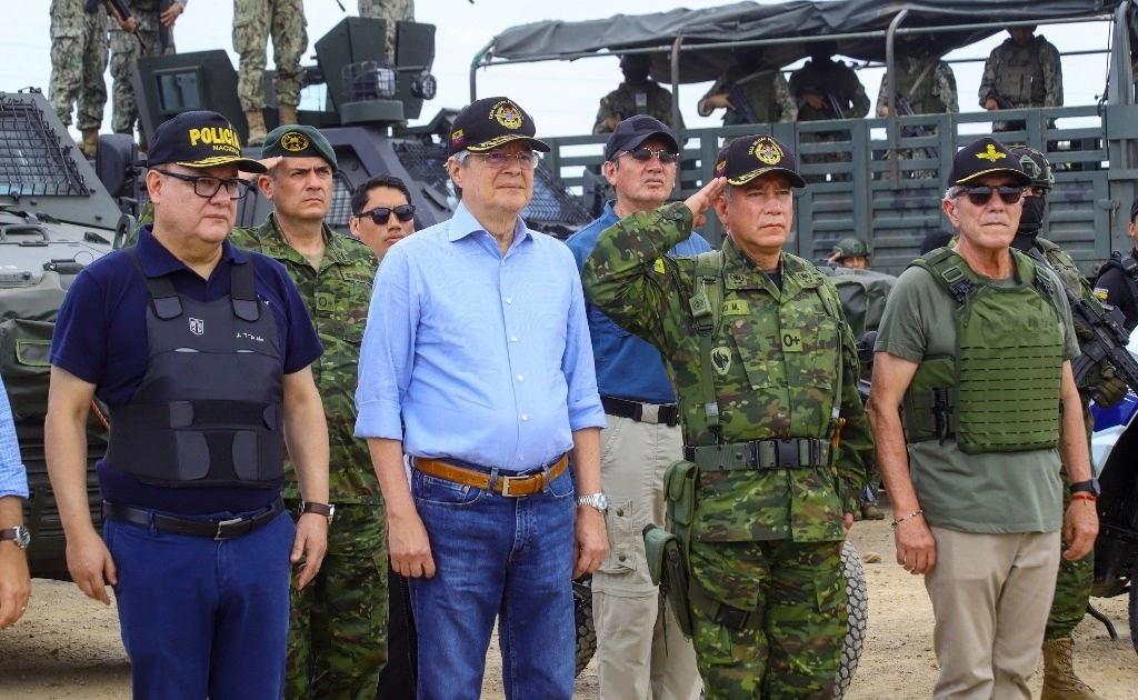 Los asesinatos llevaron al presidente Guillermo Lasso a sostener una reunión de última hora con su gabinete de seguridad para analizar la situación de las cárceles. Foto Carlos Agüero / Ministerio del Interior del Ecuador / Afp