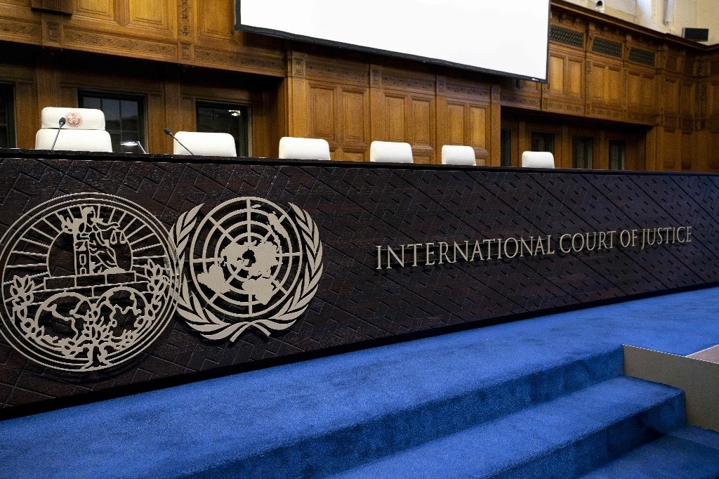 La Corte Internacional de Justicia (CIJ) de La Haya rechazó ayer la petición de México de dictar medidas cautelares en su favor, con el argumento de que Ecuador ya había ofrecido las garantías que le solicitaba, como parte del litigio por el asalto a su embajada en Quito. Foto Afp