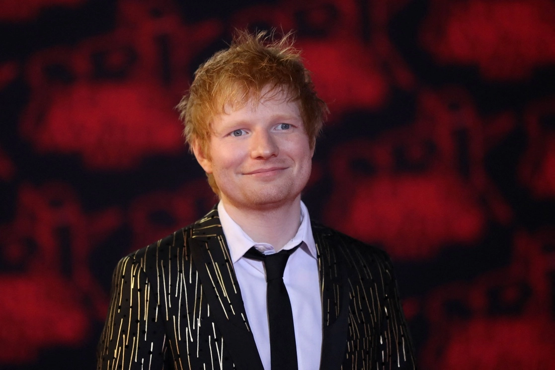 La estrella de pop británica Ed Sheeran no cometió plagio en su gran éxito ‘Shape of You’, determinó un juez. Foto Afp / Archivo